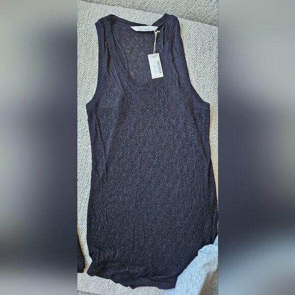 🎁3 Peice Bundle Black /Gray Tops with Heart Detail - Picture 6 of 7